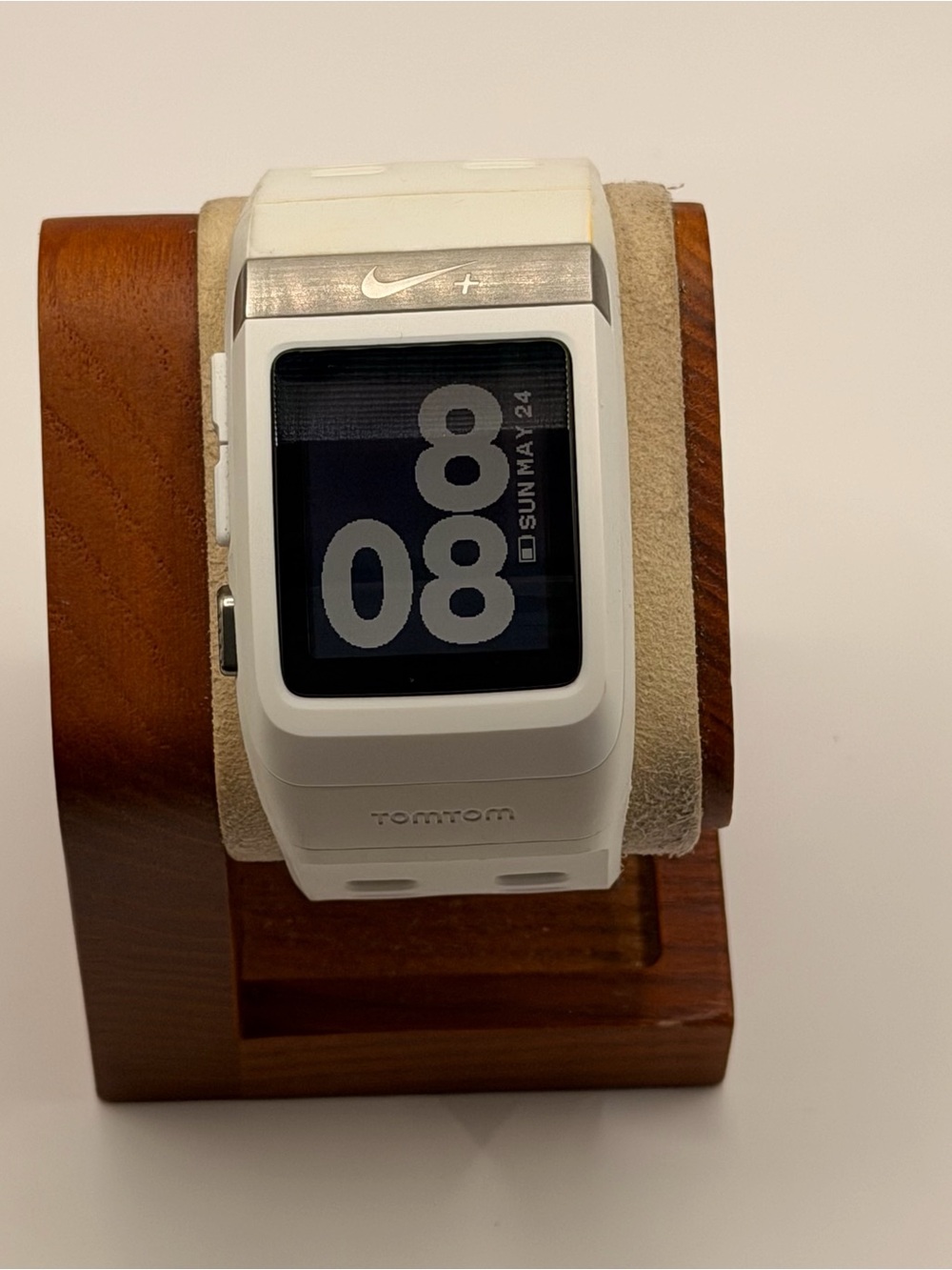 Nike Sport Plus Tom Tom, Tested,‎ Smart Watch  White, Rechargeable